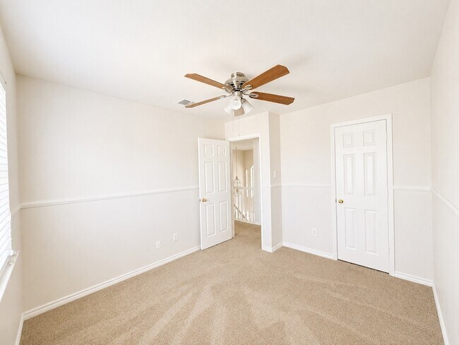 Building Photo - 709 Ridgemont Dr
