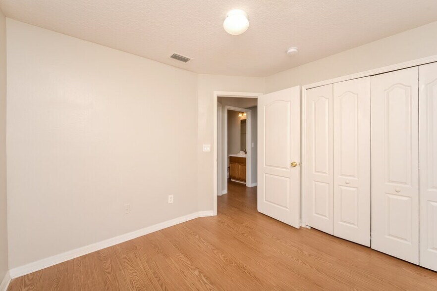 Building Photo - 30823 Birdhouse Dr
