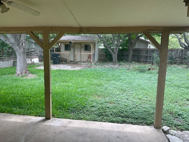 Building Photo - Beautiful 4 Bedroom Home in Northwest San Antonio, Close to Helotes