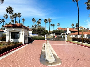 Building Photo - 2025 Majorca Dr