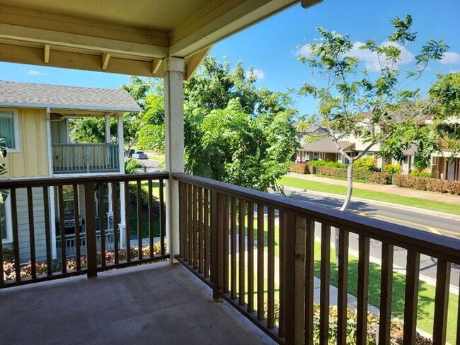 Building Photo - Three Bedroom Townhome in Kapolei!