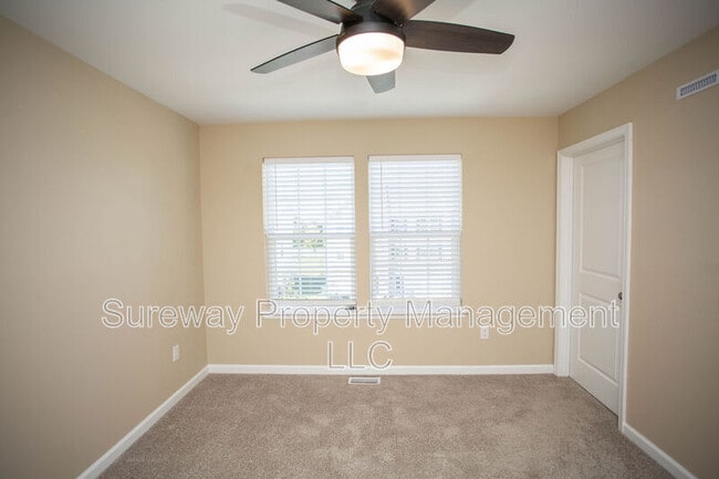 Building Photo - 239 Macoun Way