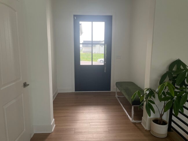 Building Photo - 2702 N Eagle St