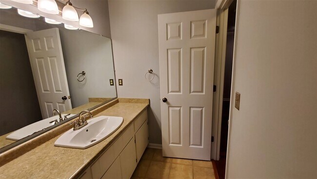 Building Photo - 4914 Ballygar Dr