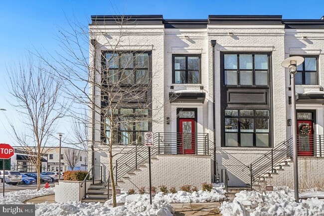 Building Photo - 11300 Emerald Park Rd