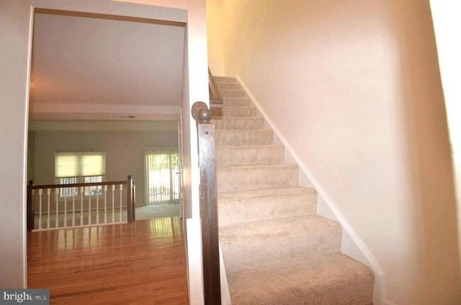 Building Photo - 5676 Ridge View Dr