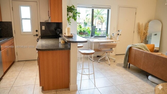 Building Photo - 3240 Mary St