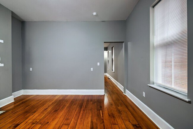 Building Photo - E Lincoln St 59-61 MLR
