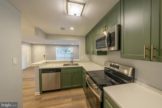 Building Photo - 9377 Chadburn Pl