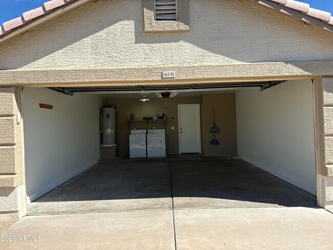 Building Photo - 16545 N 157th Ave