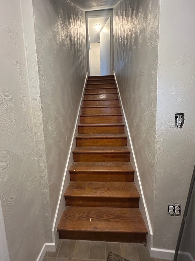 Building Photo - 335 S Lincoln Ave