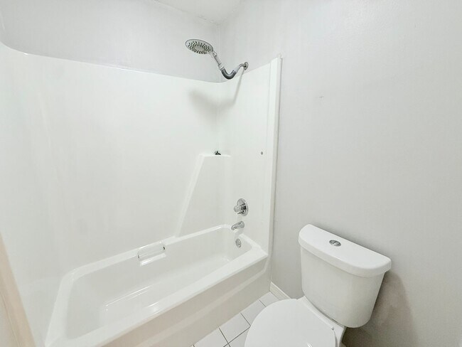 Building Photo - 5136 Hamilton Ln