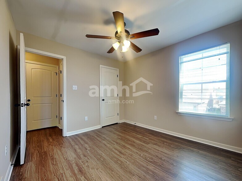 Building Photo - 1229 Carlton Ridge Dr