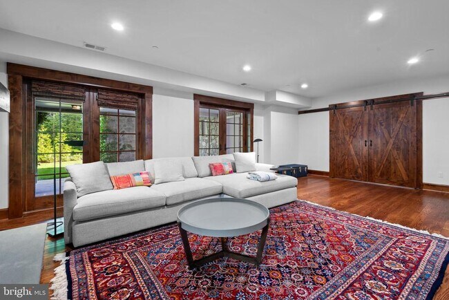 Building Photo - 5600 Brite Dr