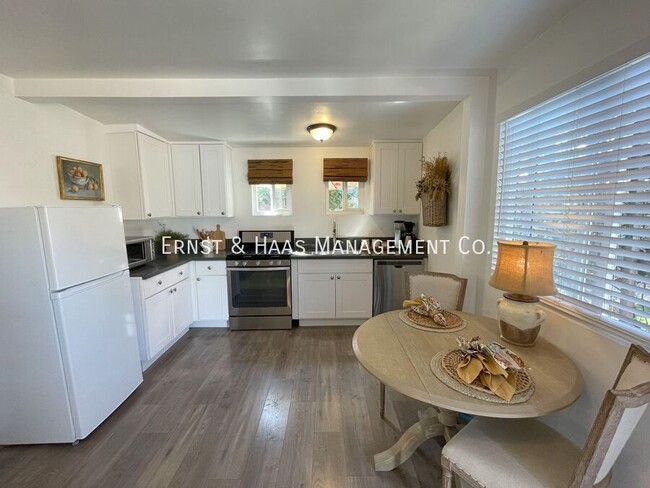 Building Photo - Your New  Cozy Home Awaits in Gardena!