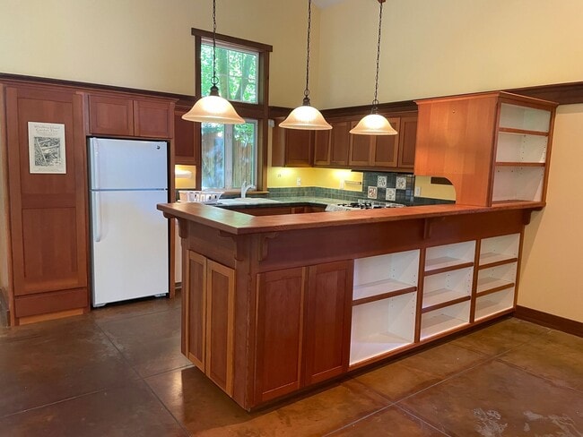 Building Photo - Langley Craftsman in Park-Like Setting and One Small Pet Allowed