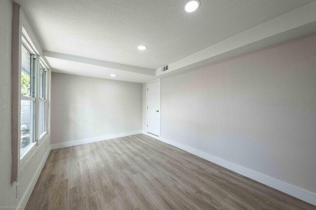 Building Photo - 1405 NW 7th Terrace