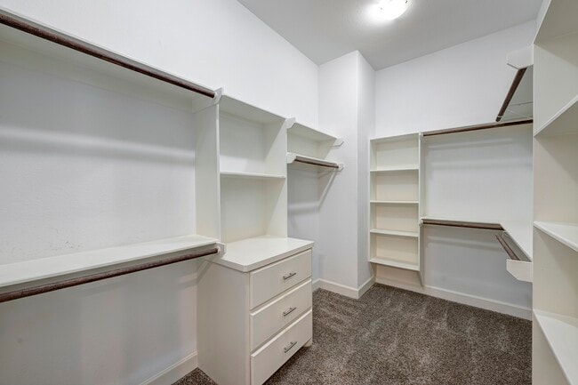 Building Photo - 5932 Petty St