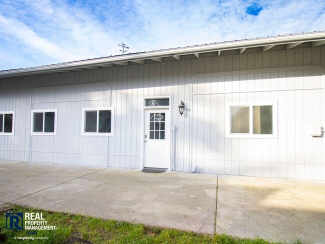 Building Photo - Mills - 2817 (Advertising Only)