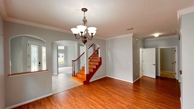 Building Photo - Available NOW! Stunning 4-Bedroom Home in ...