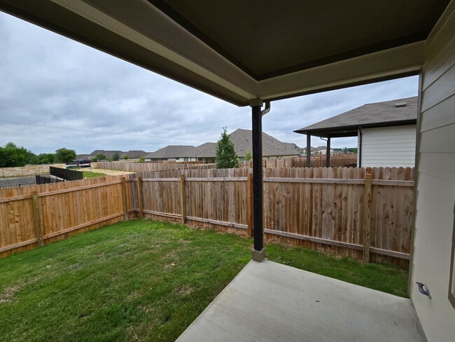 Building Photo - Gorgeous First Time Rental, 4 bed, 3 full bath in highly desirable Hills of Bear Creek