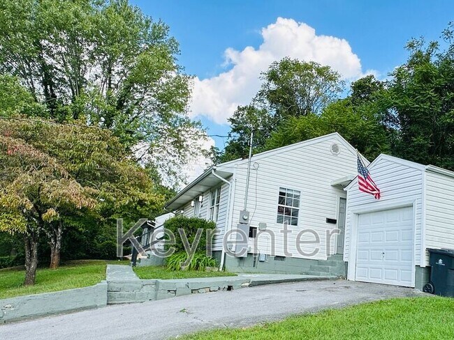 Building Photo - 800 Gertrude Ave