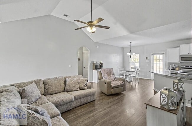 Building Photo - 56 Avondale Dr NE