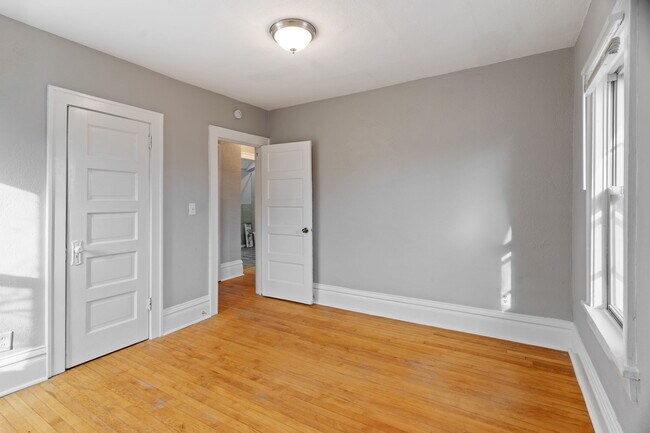 Building Photo - 1715 N Upton Ave
