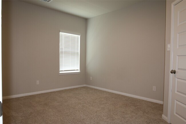 Building Photo - 1336 Mount Blanc Path