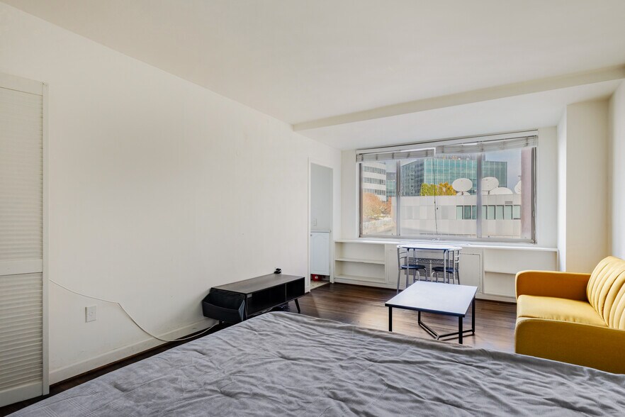 Building Photo - 1121 ARLINGTON