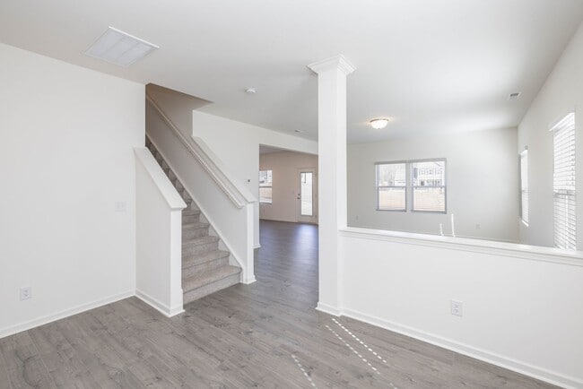 Building Photo - 4 Bedroom Home Piedmont School District AV...