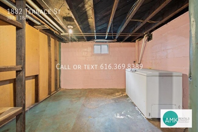 Building Photo - 1882 Terrace St