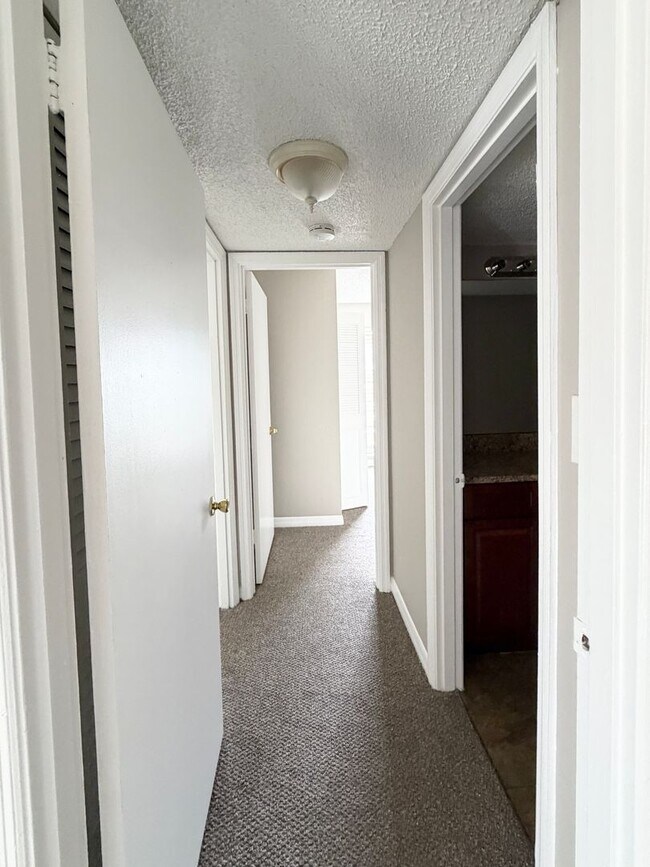 Building Photo - 2B/1B Condo 12 min from Orlando downtown