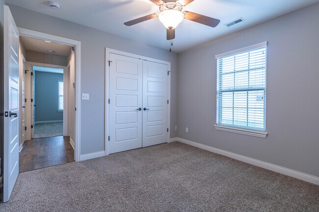 Building Photo - 2705 Iron Gate Dr