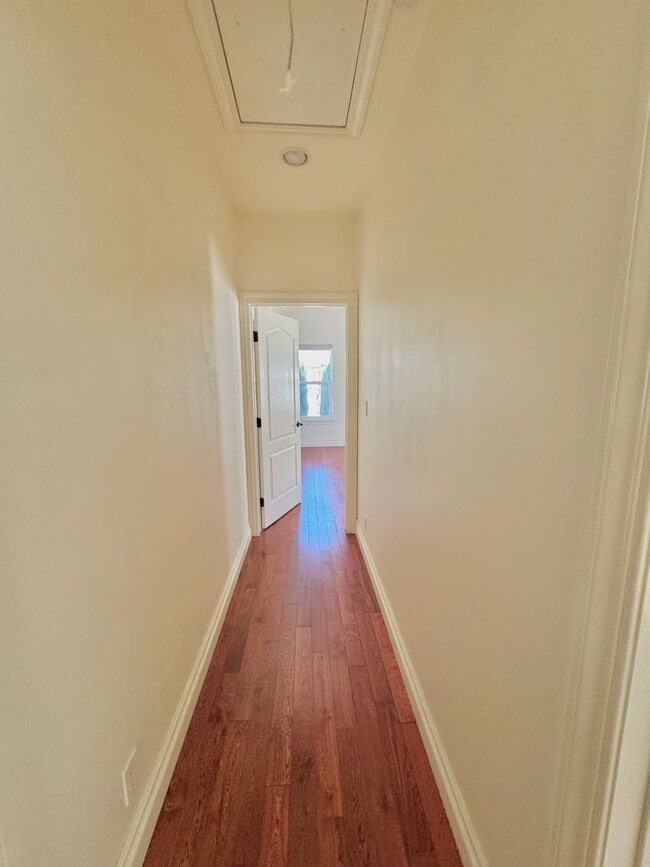 Building Photo - MUST SEE!!!!!