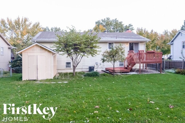 Building Photo - 909 NE 81st St