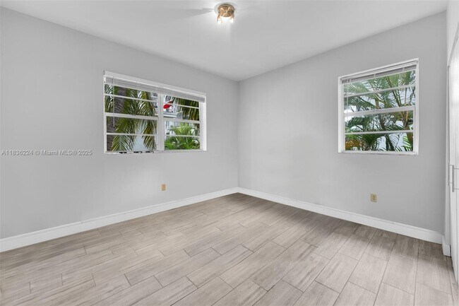 Building Photo - 1622 Bay Rd