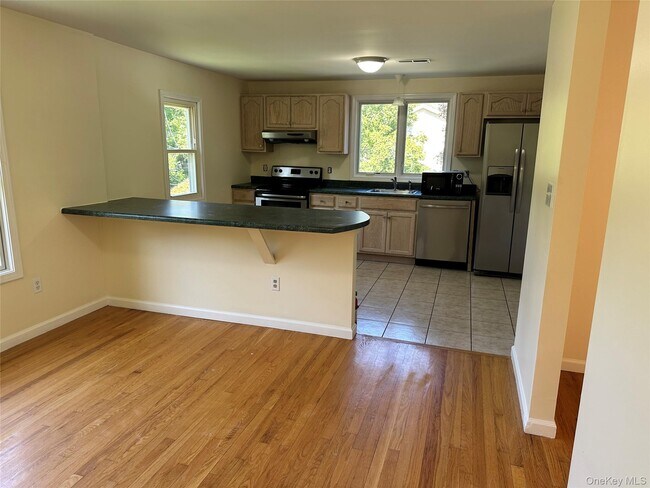Building Photo - 14 Givens Ln