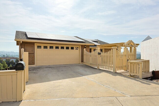 Building Photo - Spacious 4 Bed / 3 Bath Home in Desirable Nebo Hill – La Mesa (3,056 Sq Ft)