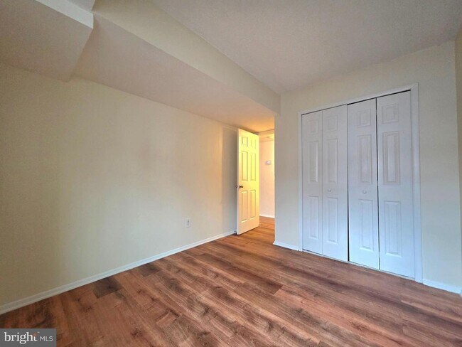 Building Photo - 3808 Laramie Pl