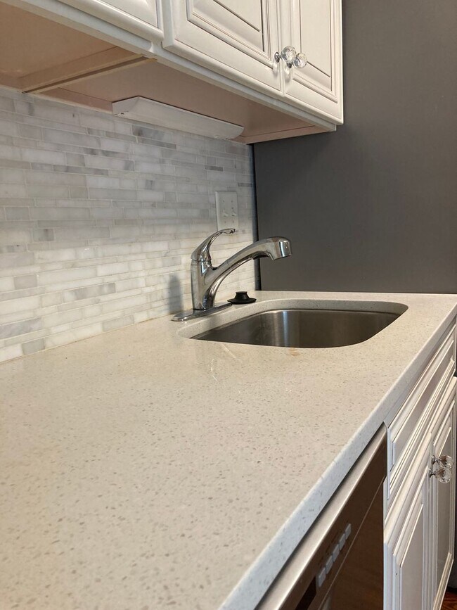 Building Photo - Great 2 Bed 1.5 Bath Home in Franklin!