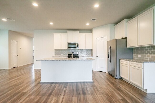 Building Photo - 16856 Pink Wintergreen Dr