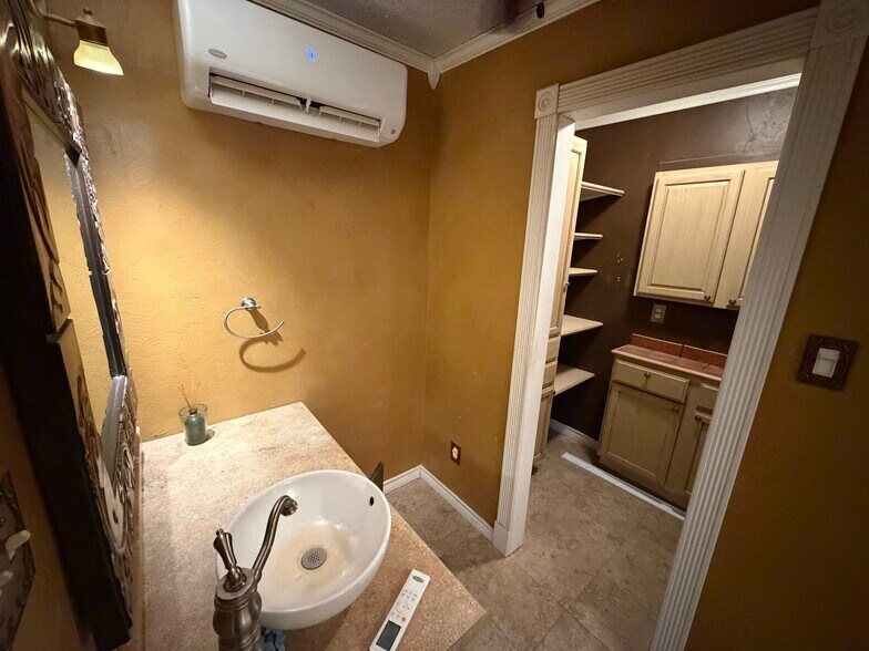 Building Photo - 3408 Upland Ave