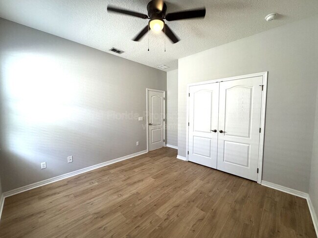 Building Photo - 13131 Penshurst Ln