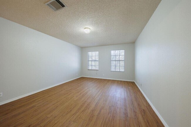 Building Photo - 13812 Spring Heath Rd