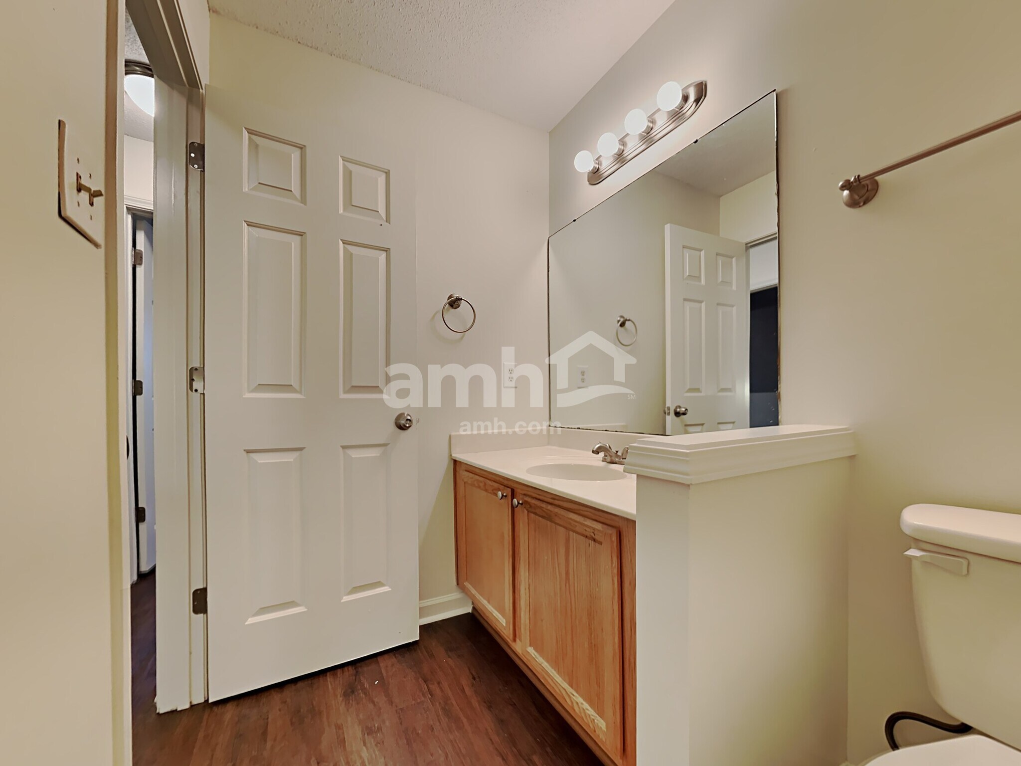 Building Photo - 1315 Chatman Cove
