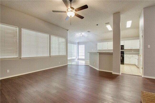 Building Photo - 306 Marigold Ln