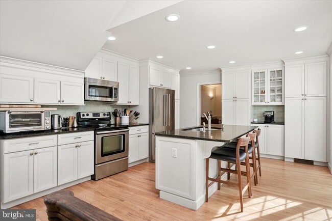 Primary Photo - 127 Westerly Rd