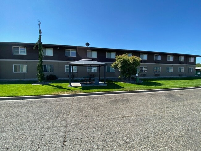 Building Photo - 206 E 15th Ave