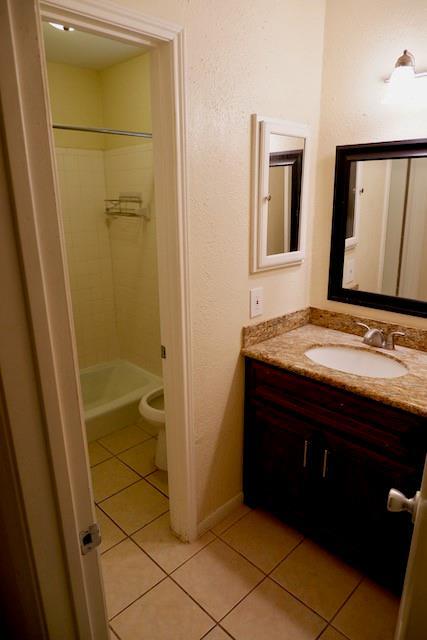 Building Photo - 930 Mesa Terrace Dr